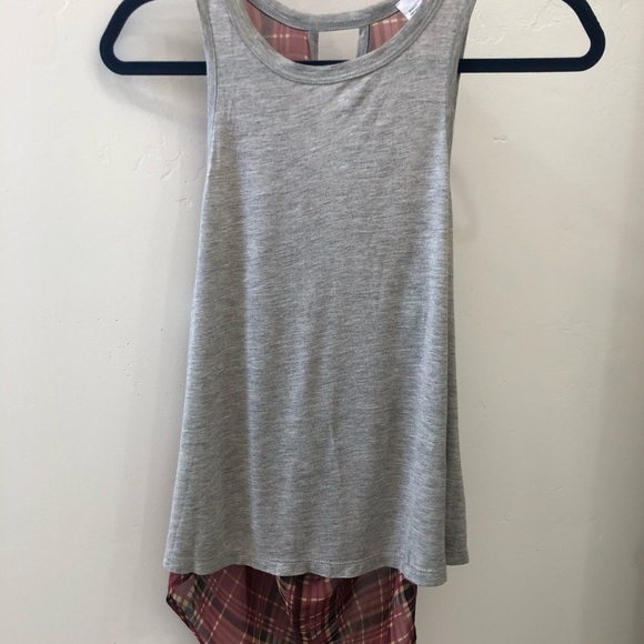 Abound Gray and Plaid Top Size Medium - Picture 2 of 4